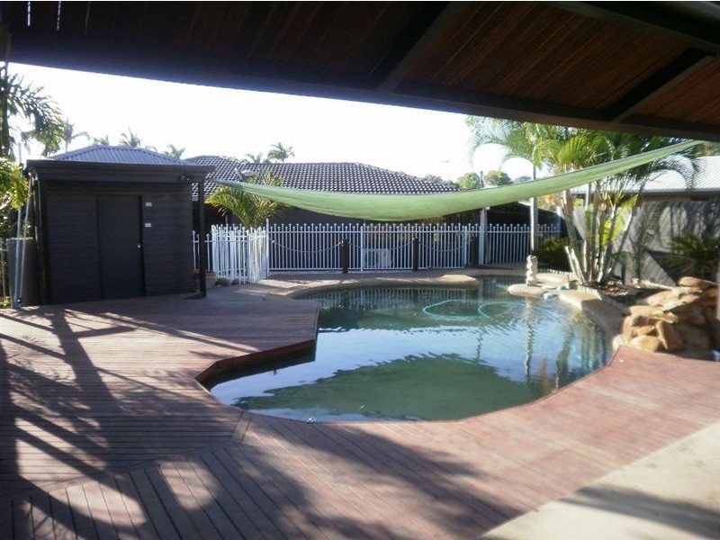 5 Cassia Place, Glenella QLD 4740
