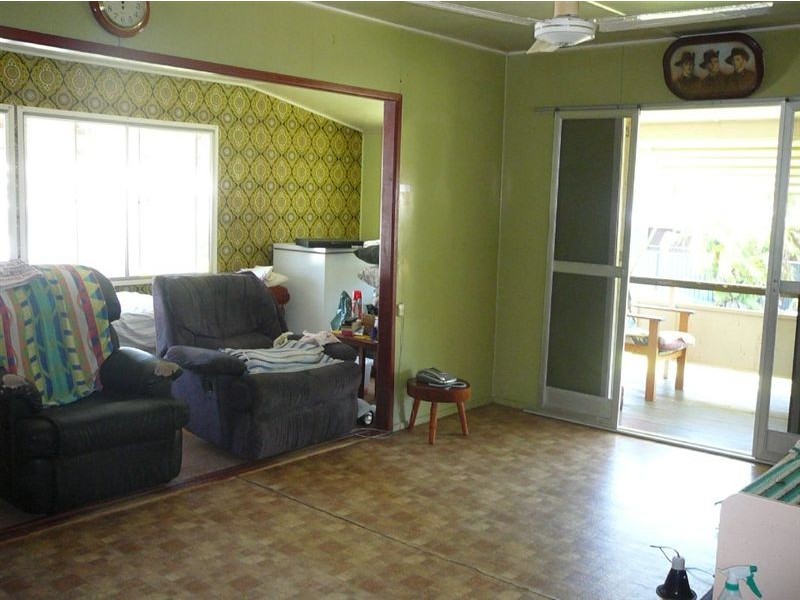 10 Milkins Street, Ball Bay QLD 4741