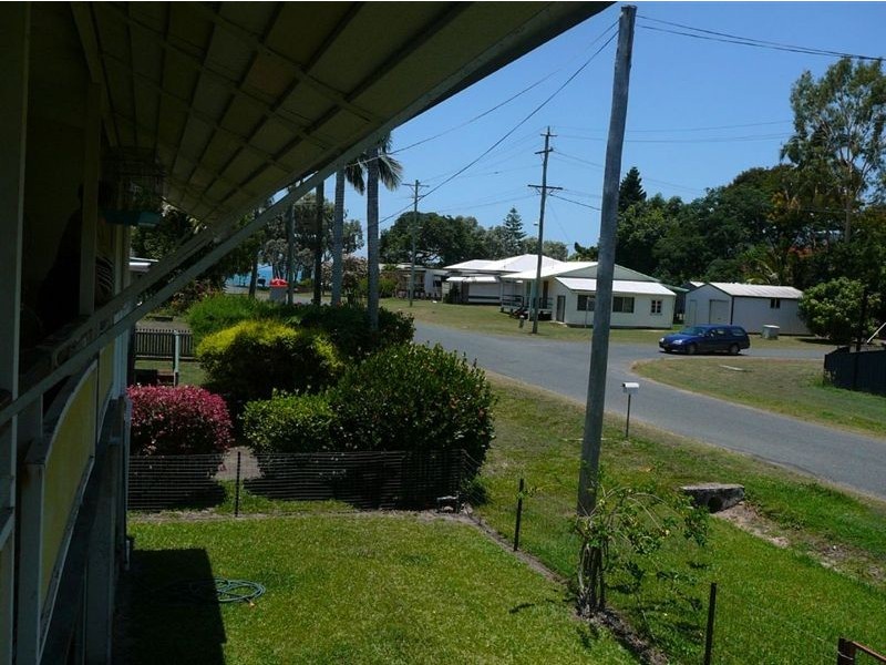 10 Milkins Street, Ball Bay QLD 4741