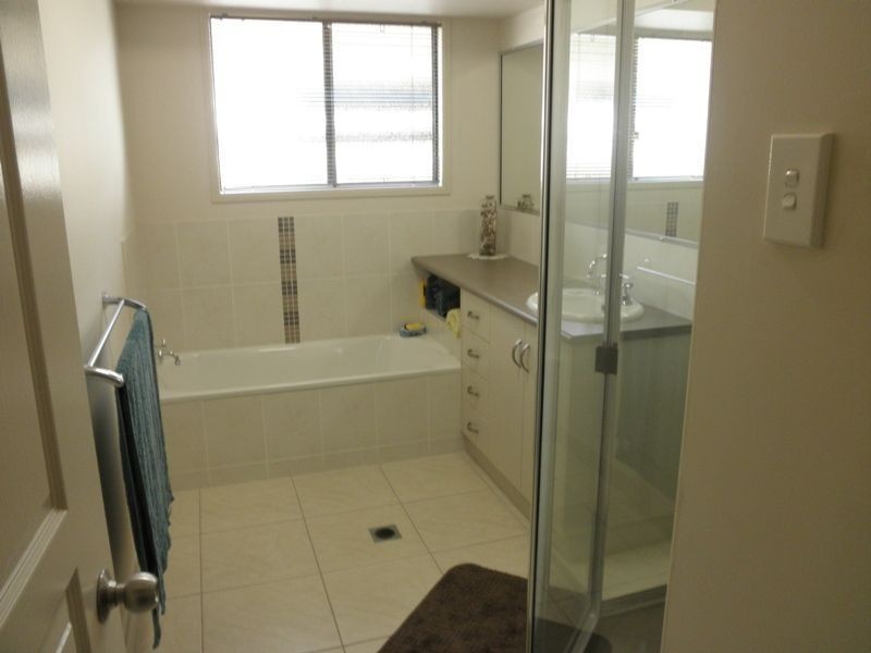 4 Pavillion Court, Glenella QLD 4740