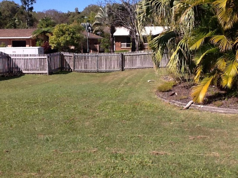 2 Dumfries Court, Beaconsfield QLD 4740