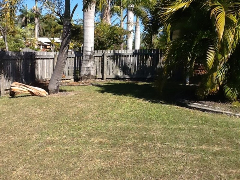 2 Dumfries Court, Beaconsfield QLD 4740