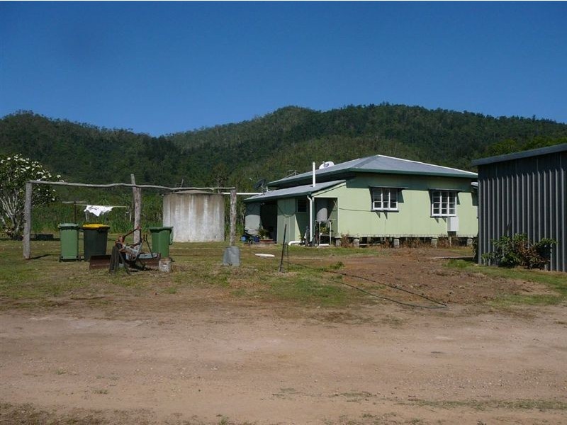 490 Bager Wales Road, Mirani QLD 4754