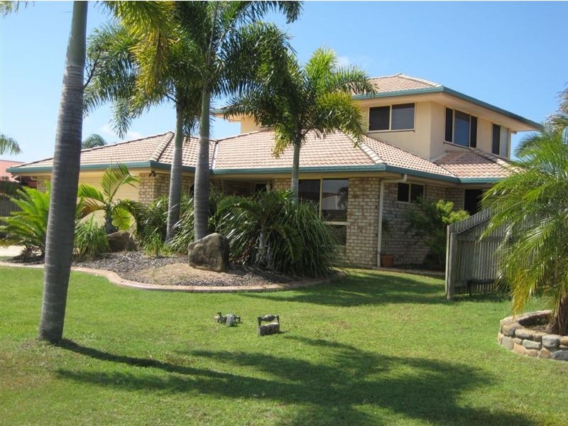 8 Vassallo Drive, Glenella QLD 4740