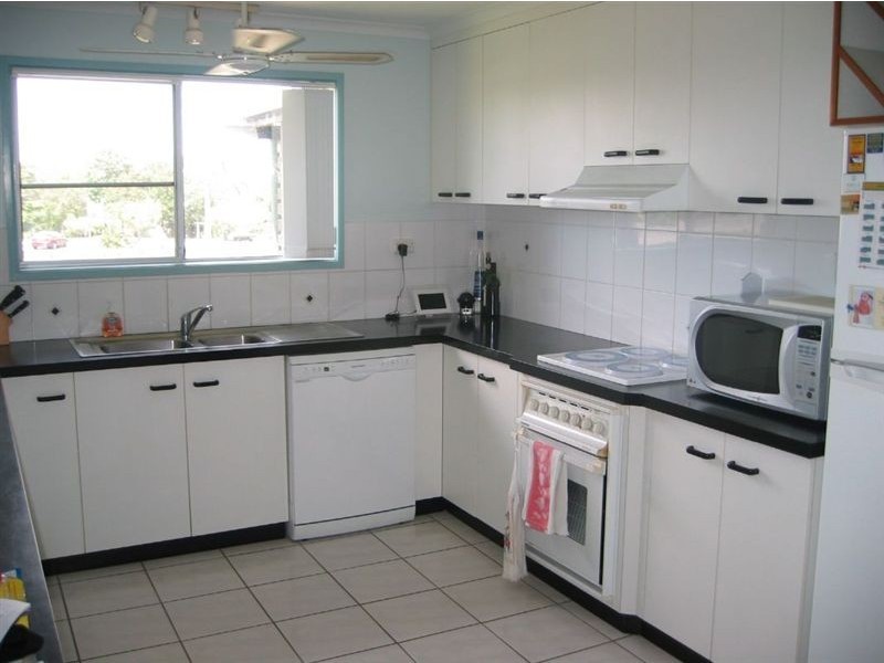 8 Charles Hodge Avenue, Mount Pleasant QLD 4740