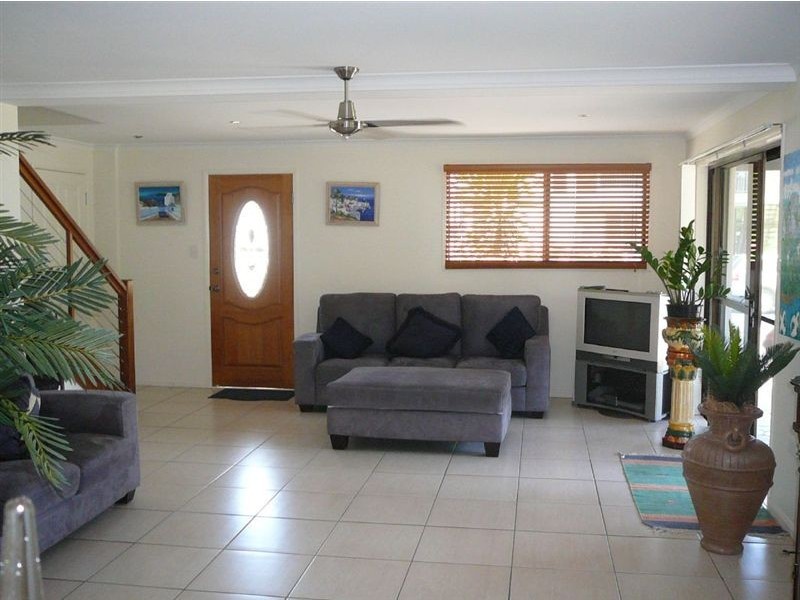 22 Redcliffe Avenue, Seaforth QLD 4741