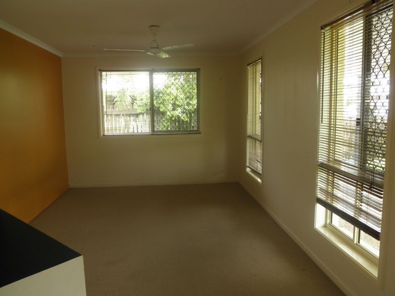 8 Dustwill Street, Eimeo QLD 4740