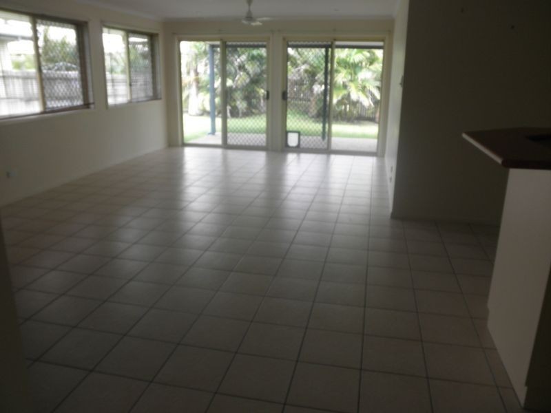 8 Dustwill Street, Eimeo QLD 4740