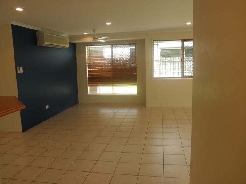 8 Dustwill Street, Eimeo QLD 4740