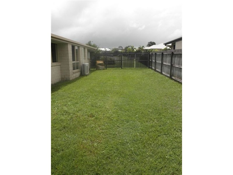 8 Dustwill Street, Eimeo QLD 4740