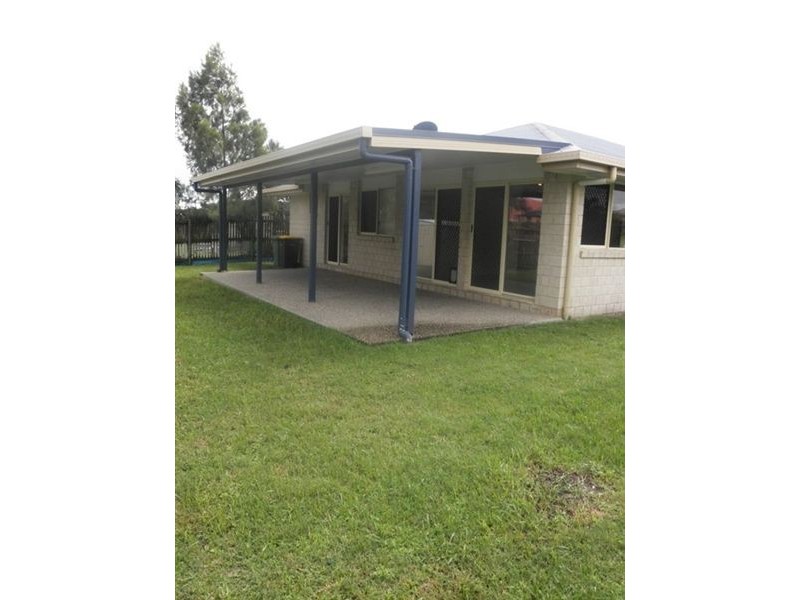 8 Dustwill Street, Eimeo QLD 4740