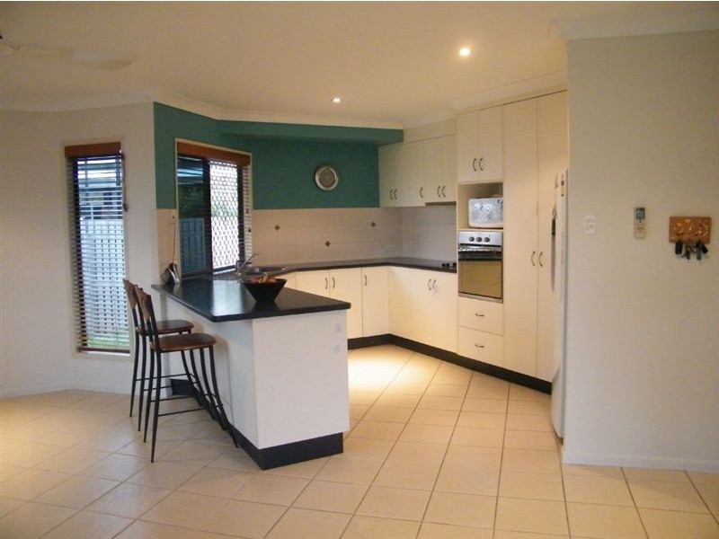 5 Cutfield Street, Glenella QLD 4740