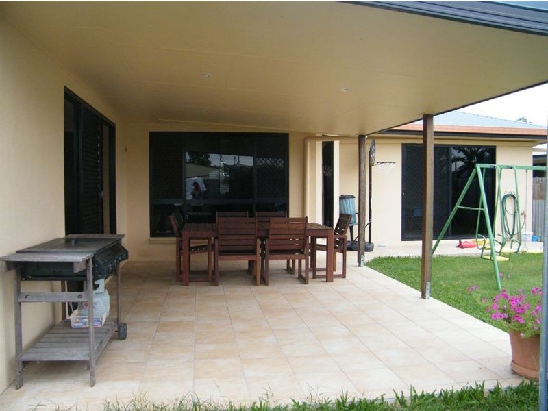 5 Cutfield Street, Glenella QLD 4740