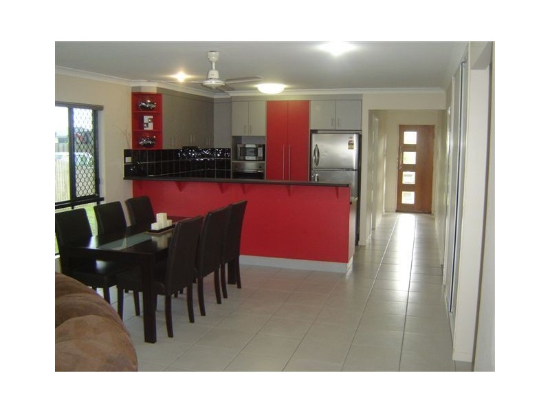10 Lance Street, Bucasia QLD 4750