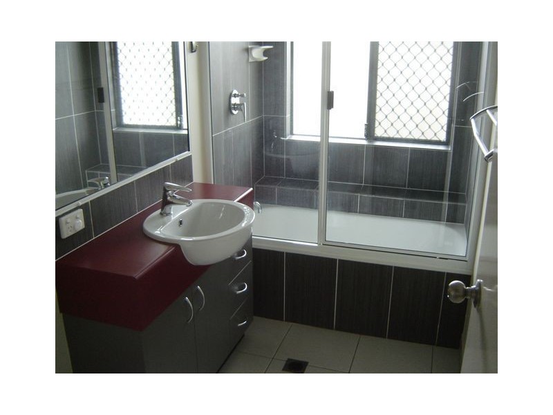 10 Lance Street, Bucasia QLD 4750