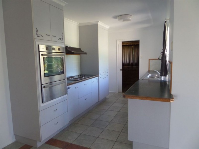 61 Broomdykes Drive, Beaconsfield QLD 4740