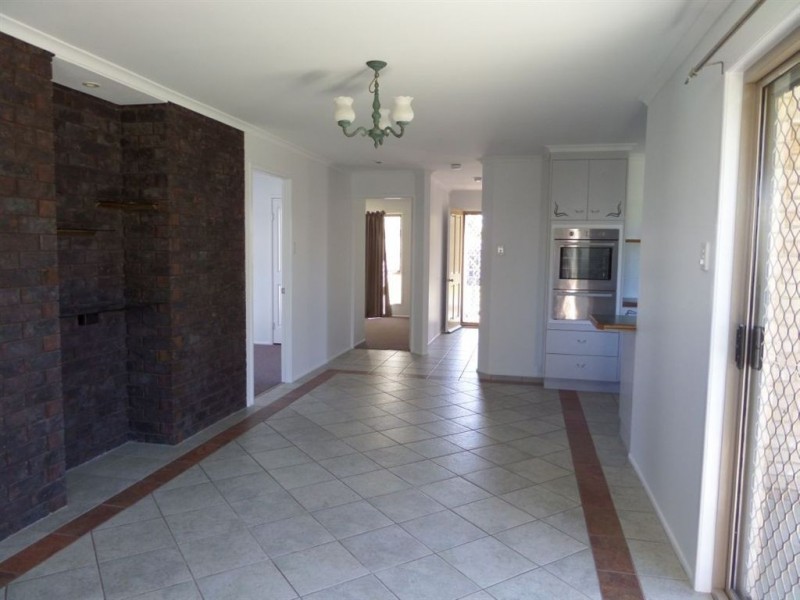 61 Broomdykes Drive, Beaconsfield QLD 4740