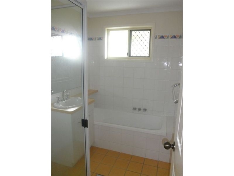 8 Dustwill Street, Eimeo QLD 4740