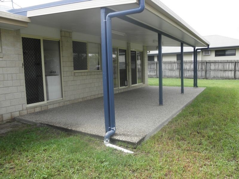 8 Dustwill Street, Eimeo QLD 4740