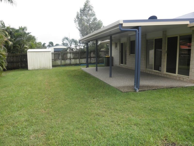 8 Dustwill Street, Eimeo QLD 4740