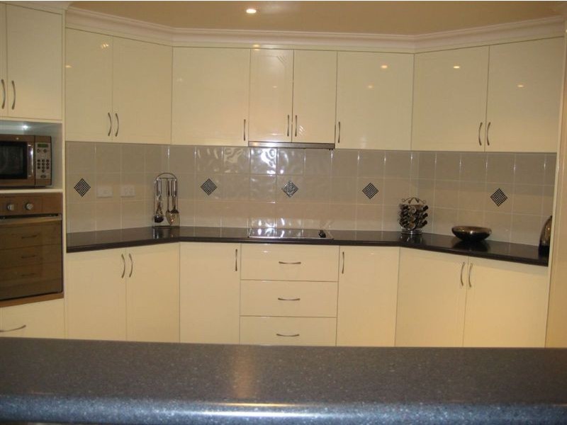 17 Madison Avenue, Glenella QLD 4740