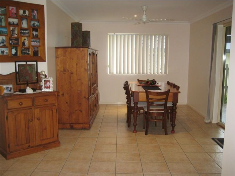 17 Madison Avenue, Glenella QLD 4740