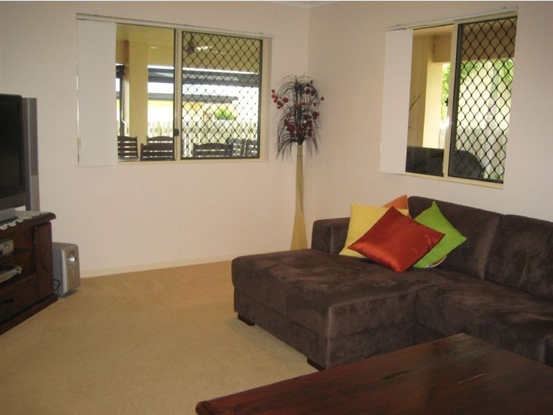 17 Madison Avenue, Glenella QLD 4740