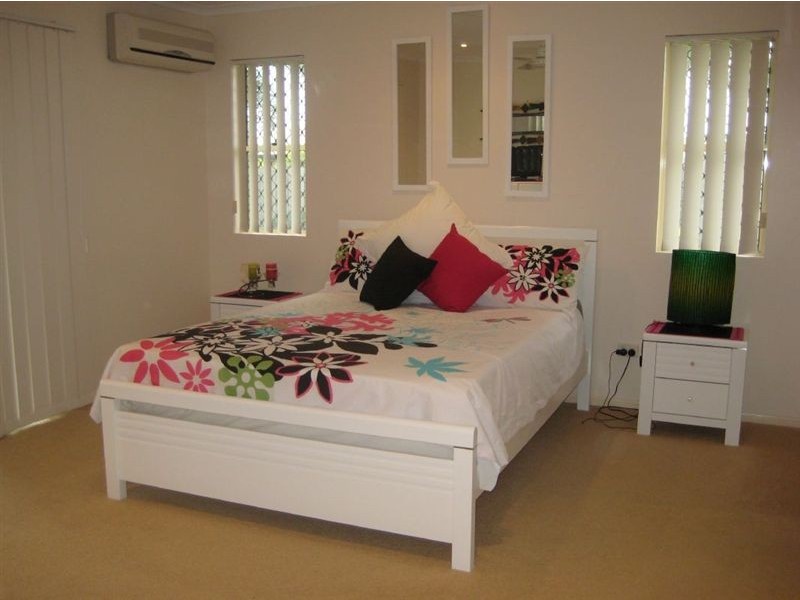 17 Madison Avenue, Glenella QLD 4740