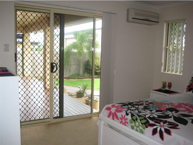 17 Madison Avenue, Glenella QLD 4740