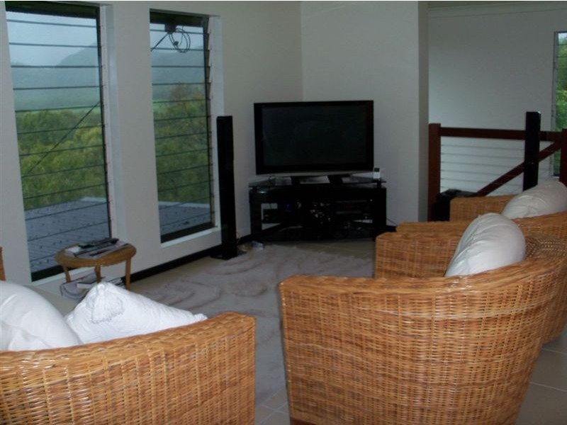 26-28 Milkins Street, Ball Bay QLD 4741