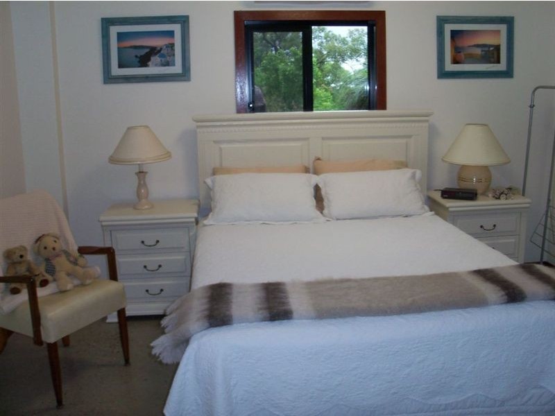 26-28 Milkins Street, Ball Bay QLD 4741