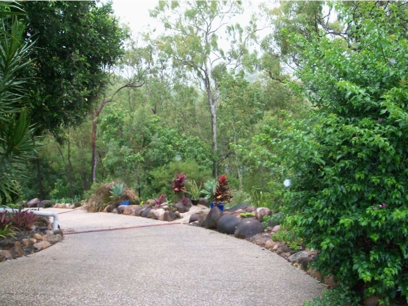 26-28 Milkins Street, Ball Bay QLD 4741