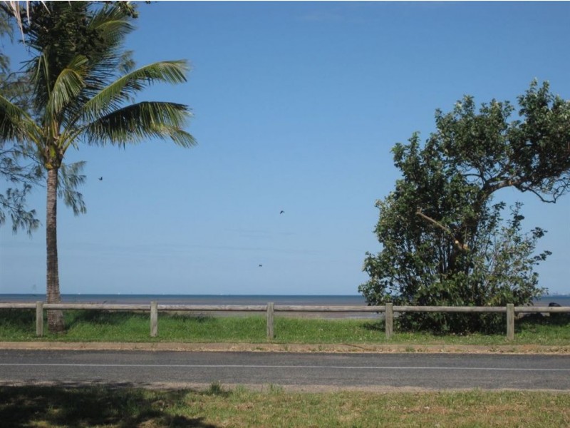 2/42 Binnington Esplanade, East Mackay QLD 4740