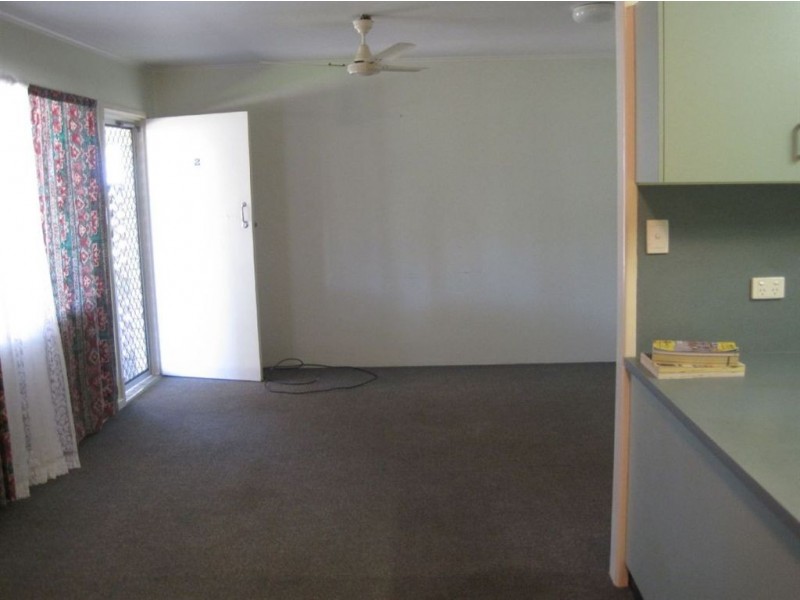 2/42 Binnington Esplanade, East Mackay QLD 4740