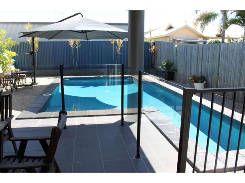 1 Seafarer Court, Blacks Beach QLD 4740