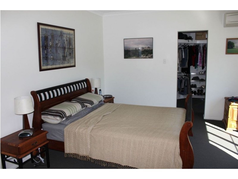 1 Seafarer Court, Blacks Beach QLD 4740