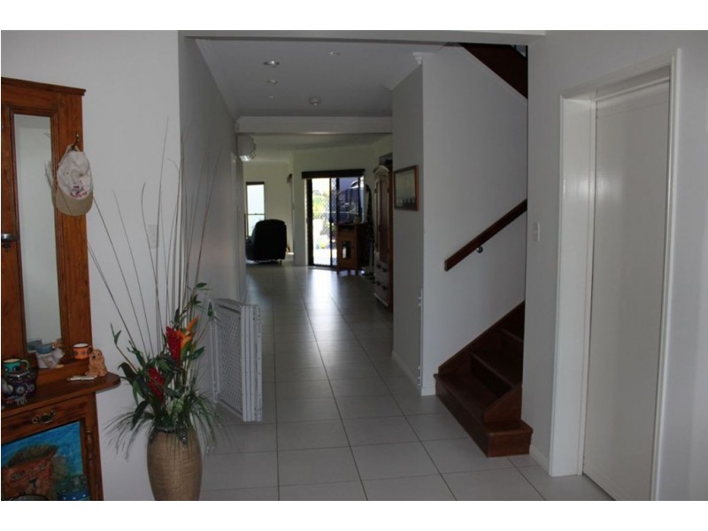 1 Seafarer Court, Blacks Beach QLD 4740