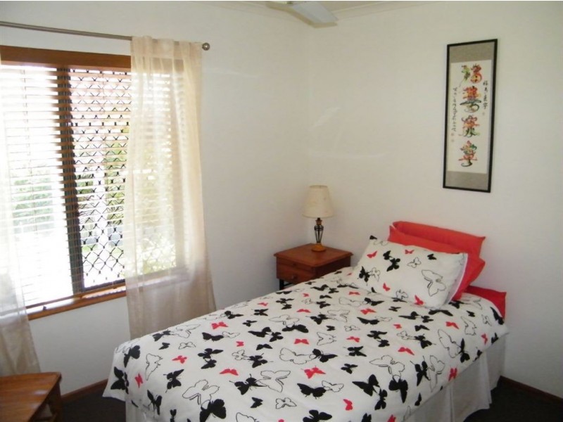 1/25 Beach Road, Dolphin Heads QLD 4740