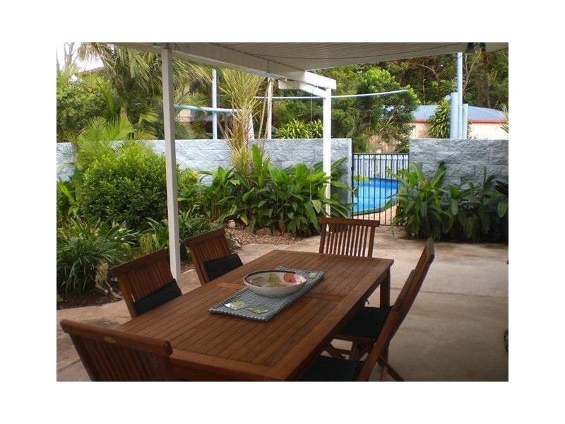 10 Cook Street, Bucasia QLD 4750