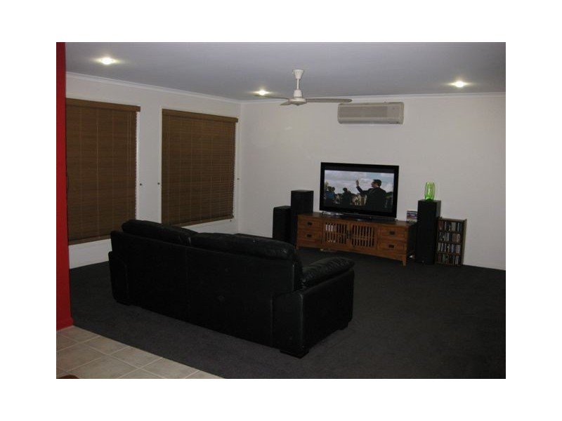 23 Windsor Street, Glenella QLD 4740