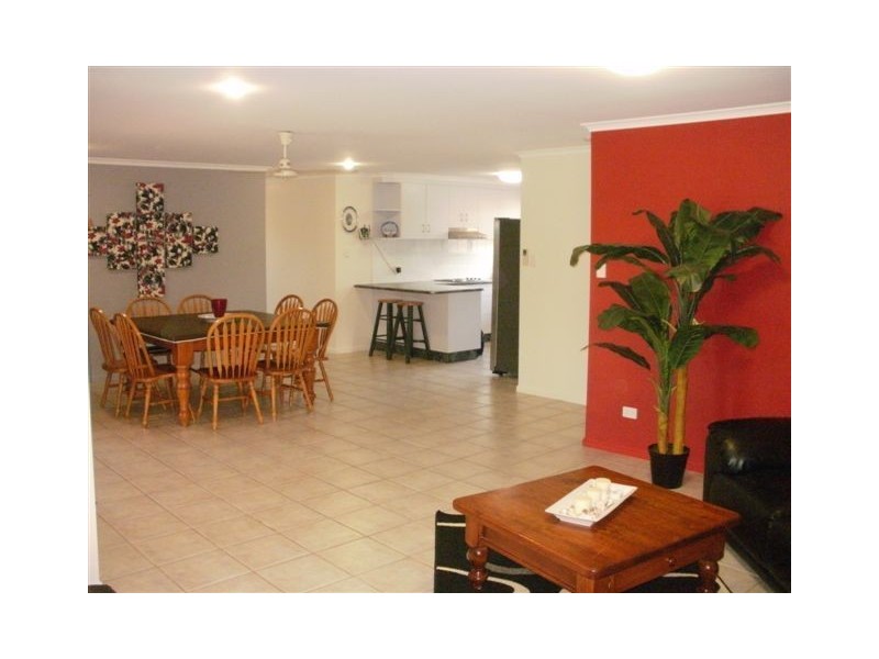 23 Windsor Street, Glenella QLD 4740