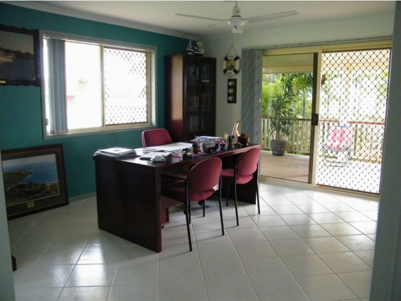 17 Dumfries Court, Beaconsfield QLD 4740