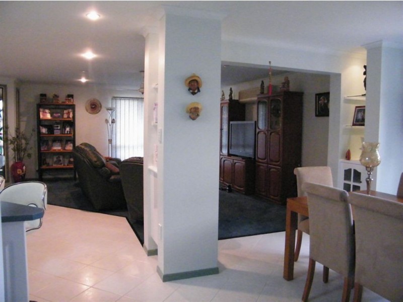 17 Dumfries Court, Beaconsfield QLD 4740