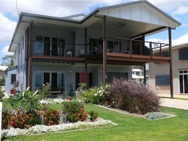 32 Poinciana Avenue, Seaforth QLD 4741