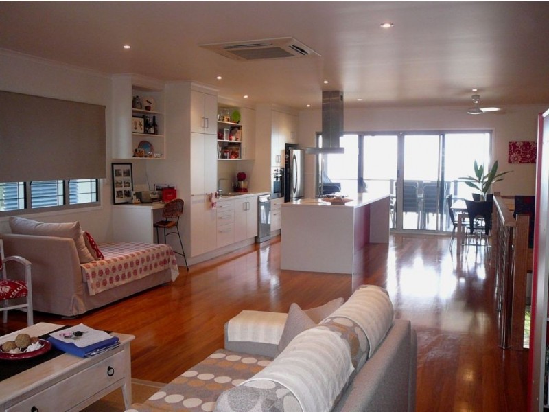 32 Poinciana Avenue, Seaforth QLD 4741