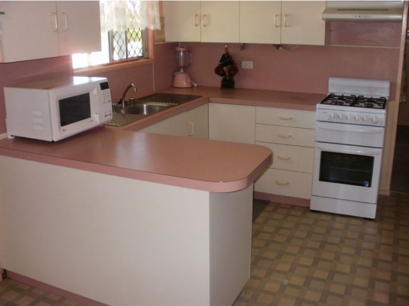 15 Rosella Street, Slade Point QLD 4740