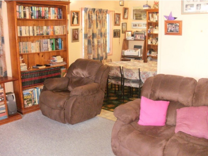 15 Rosella Street, Slade Point QLD 4740