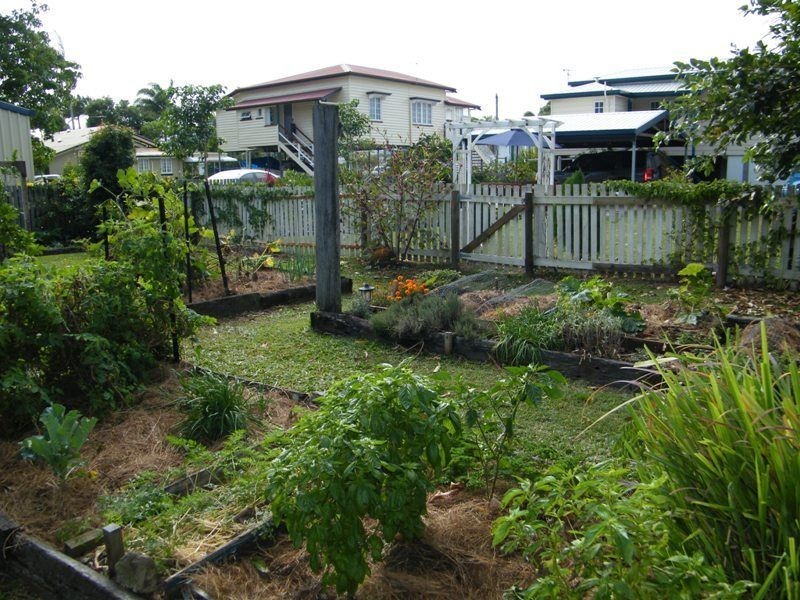 12 Mcintyre Street, East Mackay QLD 4740