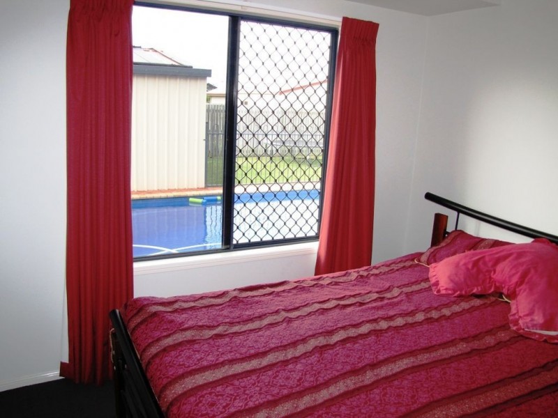 8 Cumming Court, Glenella QLD 4740