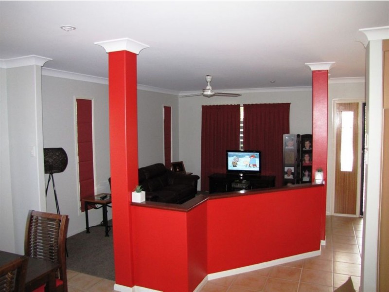 8 Cumming Court, Glenella QLD 4740